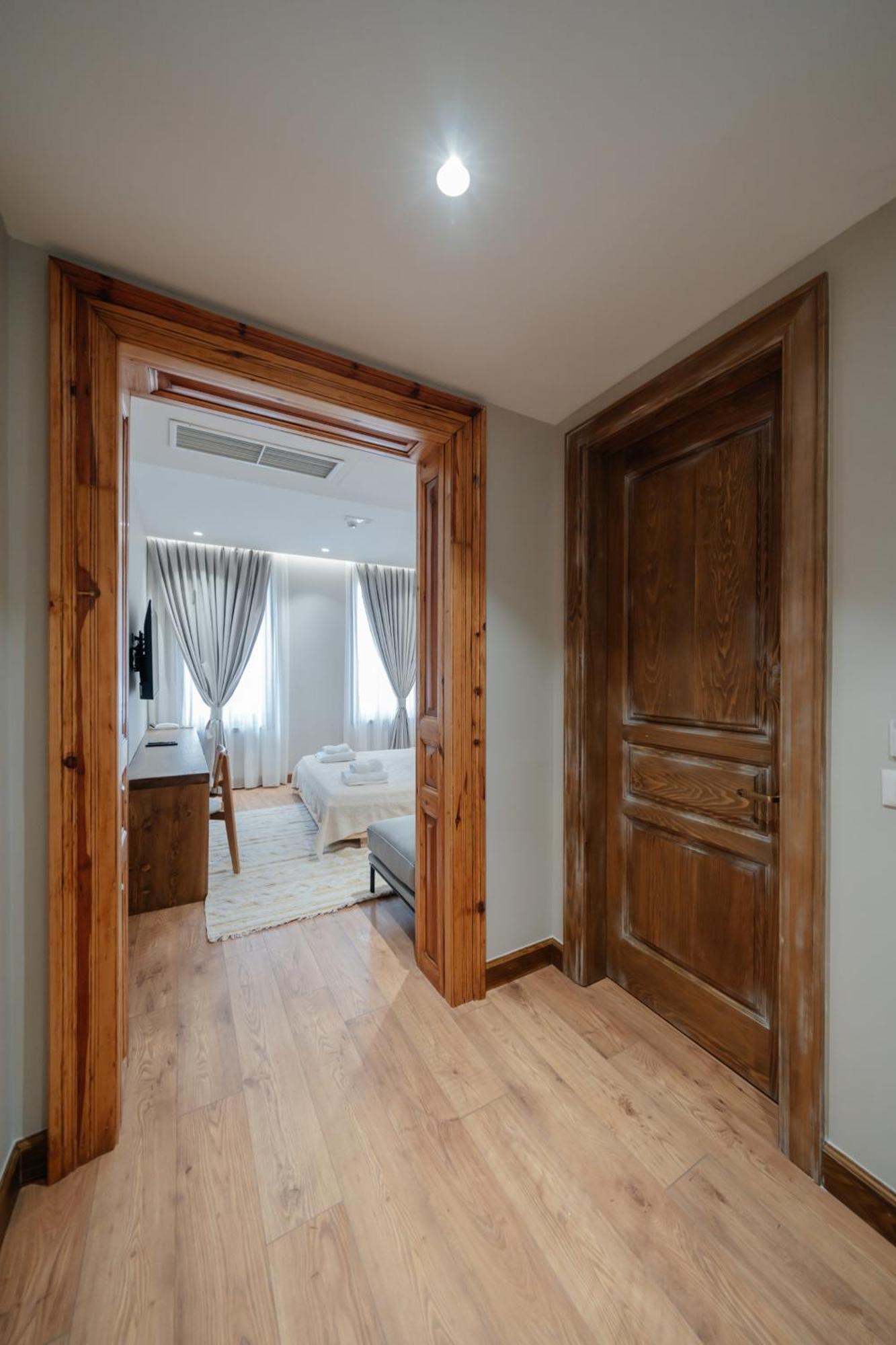 Vintage Boutique Hotel *